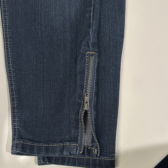 NWOT Torrid Dark Blue Women's Jeans - Picture 5 of 5